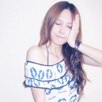 忘掉你的自恋_非主流伤感女生QQ头像