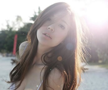 清纯唯美漂亮的女生图片_感情已经回不去了