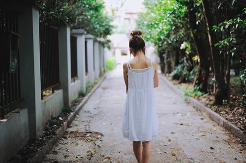 背影女生图片