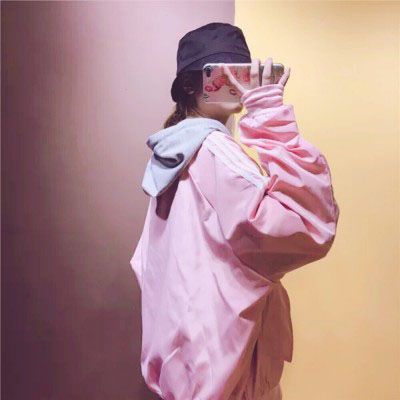 超拽个性微博头像情侣两张一男一女 我爱他他不爱我有什么用