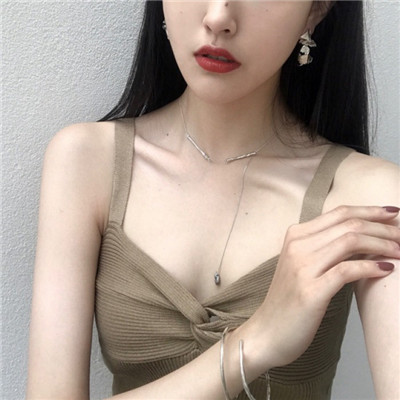 微信头像女生性感诱惑2022高清 别等热情结成捂不化的冰
