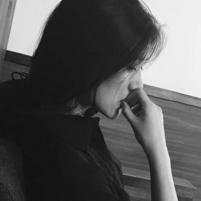 微信伤感头像黑白女生52022最新 洒脱的人用多久才哭干了眼泪