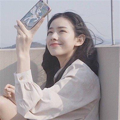 特别有意境的微信头像气质的美女 遗憾和年轻总绑在一起