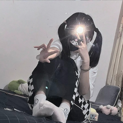2023最新卡哇伊的好看意境女生头像 忙里偷闲的日与月
