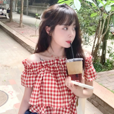 2023真人很有魅力女生微信头像 在我贫瘠的土地上你是最后的玫瑰
