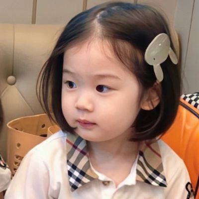 2023最新版金雪头像无水印可爱 乖乖穿上了小裙子变成了乘乘