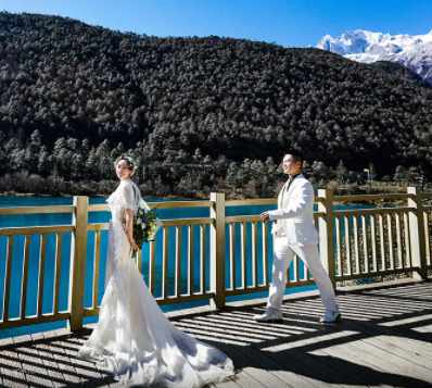 旅拍婚纱照的心情说说 边旅游边拍婚纱照的句子 旅拍婚纱照的心情说说 边旅游边拍婚纱照的句子