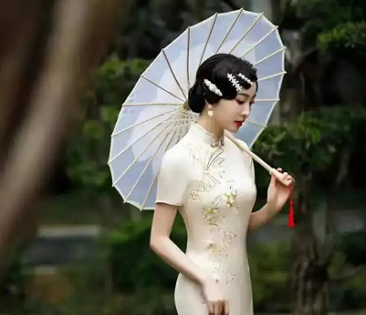 穿旗袍发朋友圈的精美句子 穿旗袍优雅气质短句 穿旗袍发朋友圈的精美句子 穿旗袍优雅气质短句