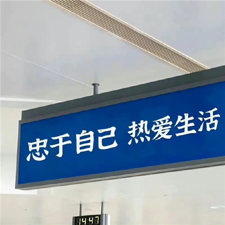 瞬间心动的朋友圈背景图 在暮色里寄存了一万次心动