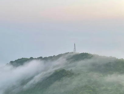 夜爬山的朋友圈心情说说 夜晚爬山朋友圈文案 夜爬山的朋友圈心情说说 夜晚爬山朋友圈文案
